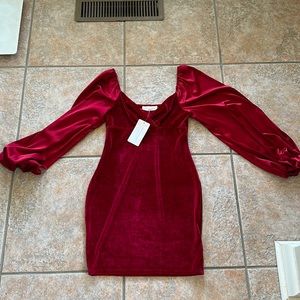 Cute american threads mini dress. Velvet bodice and silky sleeves.